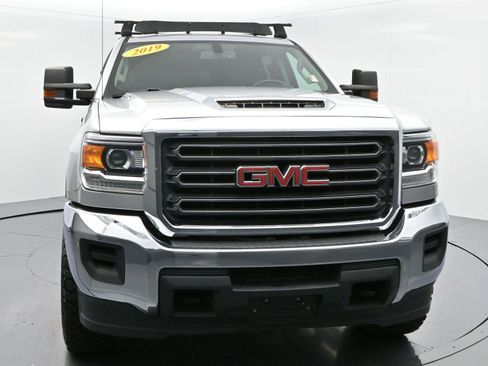 Used 2019 GMC Sierra 2500 4x4 Crew Cab w/ Sierra Convenience Package image 2