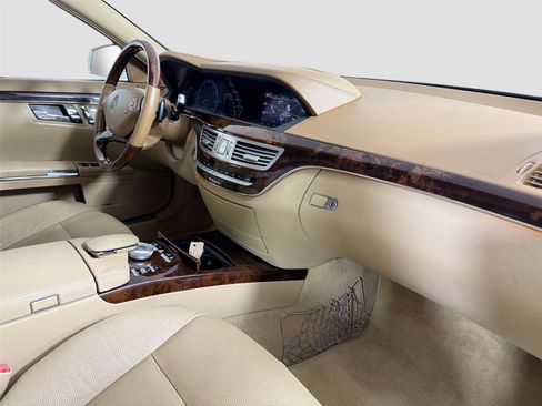 Used 2012 Mercedes-Benz S 550 4MATIC image 28