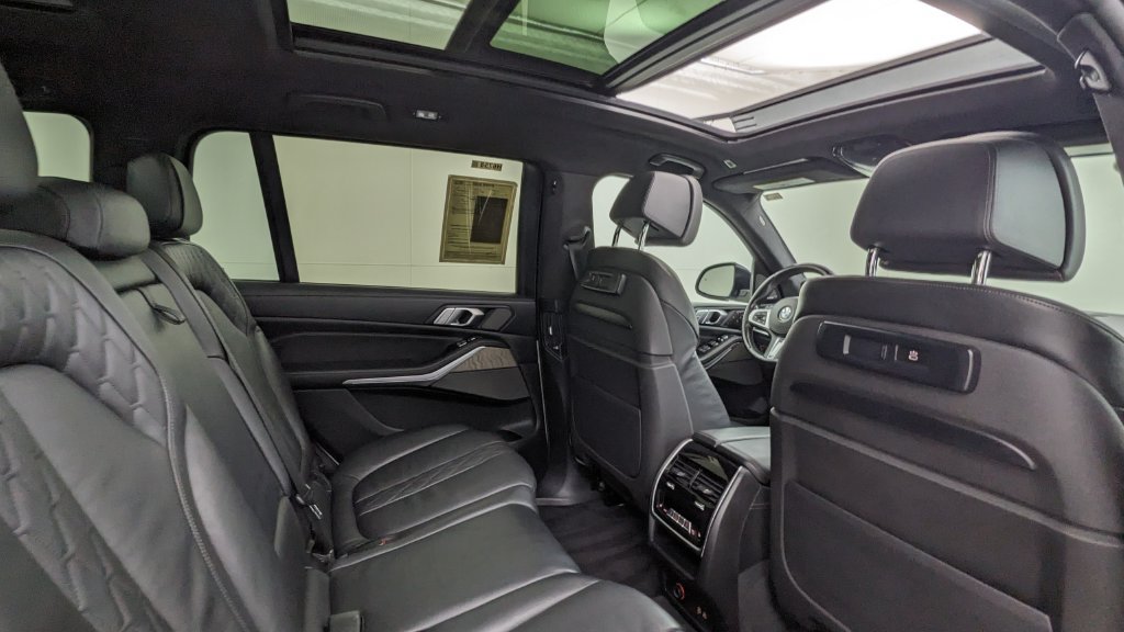Used 2020 BMW X7 M50i AWD/4WD image 43