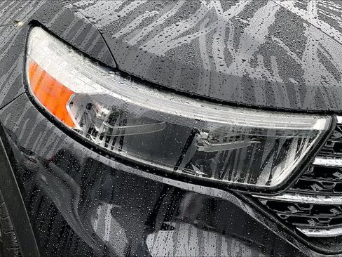 Used 2020 Ford Explorer XLT w/ Equipment Group 202A image 26