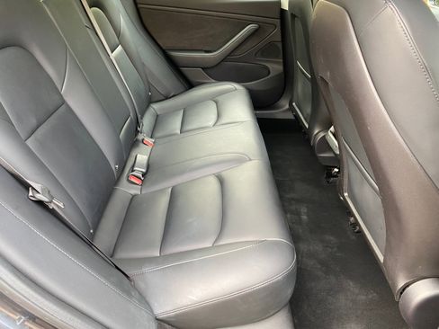 Used 2018 Tesla Model 3 Long Range image 36