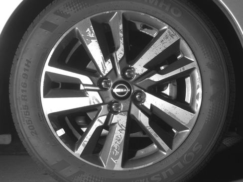 Used 2025 Nissan Versa SV FWD image 13