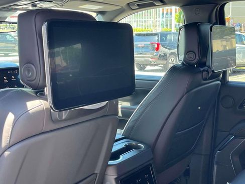 New 2026 GMC Yukon XL AT4 Ultimate AWD/4WD image 17