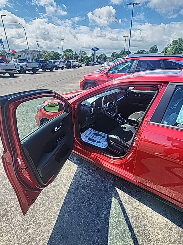 Used 2024 Kia Forte GT-Line w/ GT-Line Premium Package FWD image 14