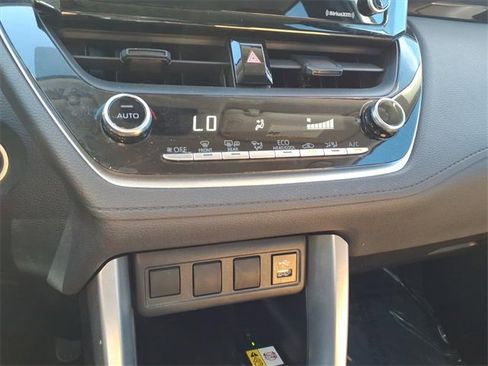 Certified 2022 Toyota Corolla Cross LE image 20