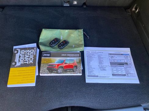 Used 2021 Jeep Renegade Latitude w/ Convenience Group image 41