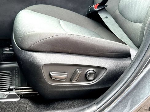 Used 2024 Toyota RAV4 XLE AWD/4WD image 12