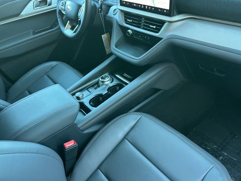 New 2025 Ford Explorer Active w/ Active Comfort Package image 17