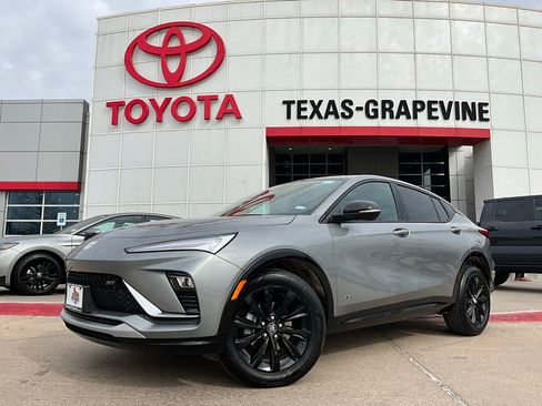 Used 2025 Buick Envista Sport Touring image 2