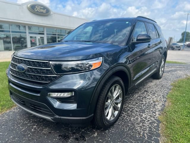 Used 2024 Ford Explorer XLT w/ Equipment Group 202A AWD/4WD image 4