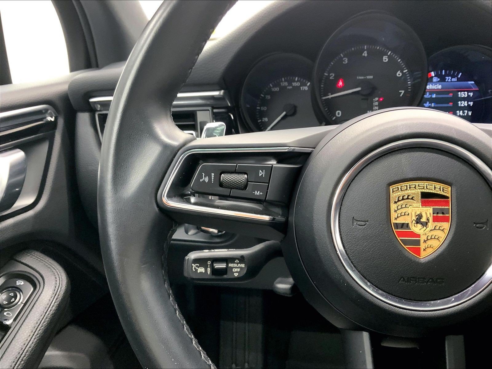 Certified 2023 Porsche Macan AWD/4WD image 15