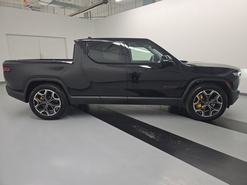 Used 2025 Rivian R1T Premium AWD/4WD image 6