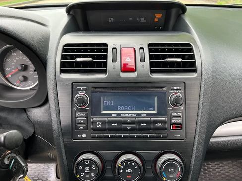 Used 2014 Subaru Crosstrek 2.0i Premium AWD/4WD image 17