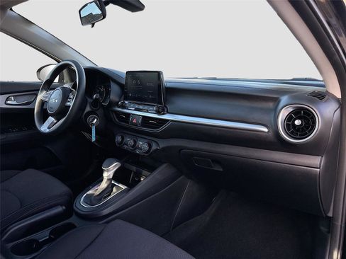 Used 2024 Kia Forte LXS image 30