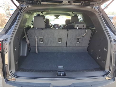 Used 2023 Chevrolet Traverse LT image 25