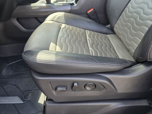 Used 2024 Chevrolet Silverado 1500 ZR2 w/ Technology Package image 21