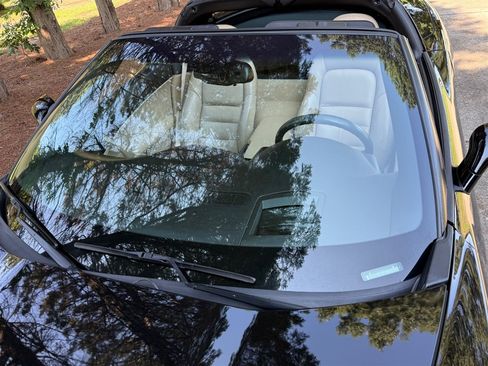 Used 2008 Chevrolet Corvette Coupe w/ Preferred Equipment Group RWD image 17