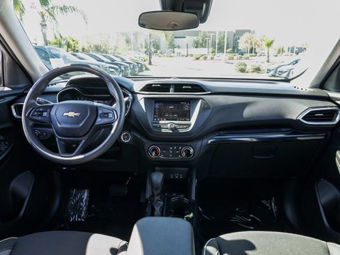 Used 2023 Chevrolet TrailBlazer LT FWD image 24