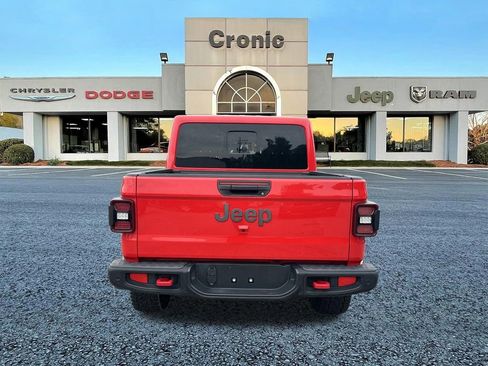 Used 2024 Jeep Gladiator Rubicon AWD/4WD image 4
