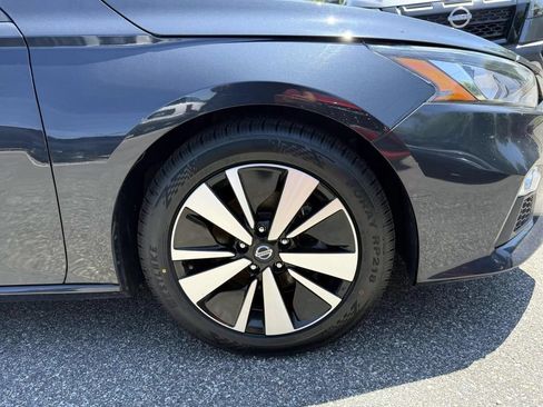 Used 2021 Nissan Altima 2.5 SV FWD image 5