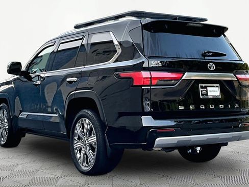 Used 2025 Toyota Sequoia Capstone AWD/4WD image 11