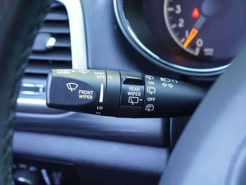 Used 2019 Jeep Grand Cherokee Altitude AWD/4WD image 16
