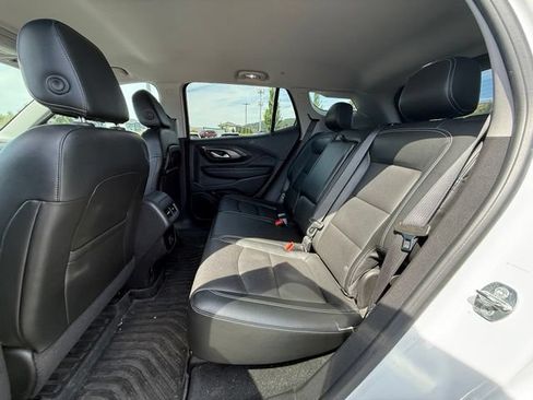 Used 2023 GMC Terrain SLT AWD/4WD image 12