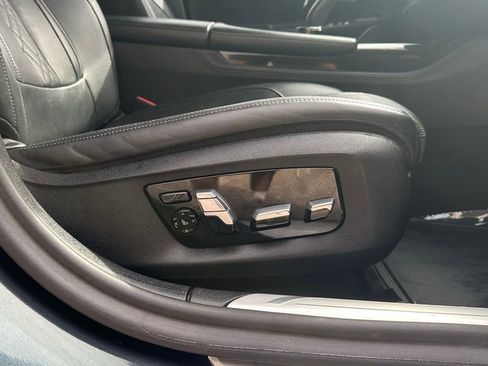 Used 2019 BMW 750i xDrive w/ Executive Package image 37