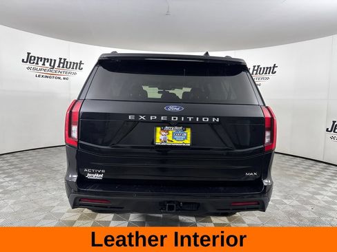 Used 2025 Ford Expedition Max Active AWD/4WD image 7