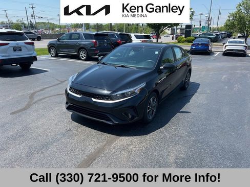 Used 2022 Kia Forte LXS FWD image 3