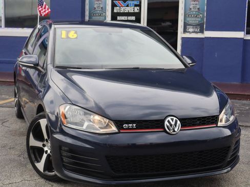 Used 2016 Volkswagen GTI SE FWD image 2