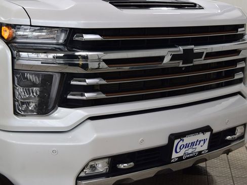 Used 2023 Chevrolet Silverado 2500 High Country w/ Safety Package II image 13