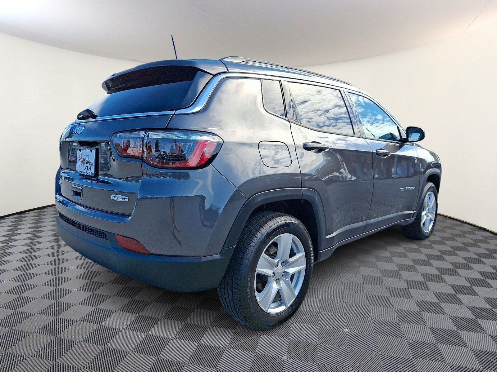 Used 2022 Jeep Compass Latitude AWD/4WD image 6