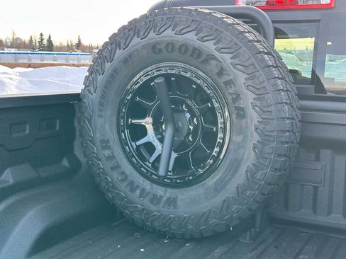 New 2026 GMC Canyon AT4X w/ AT4X AEV Edition image 16