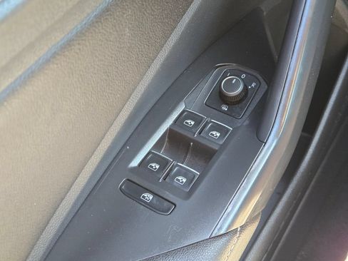 Used 2024 Volkswagen Jetta SE FWD image 30