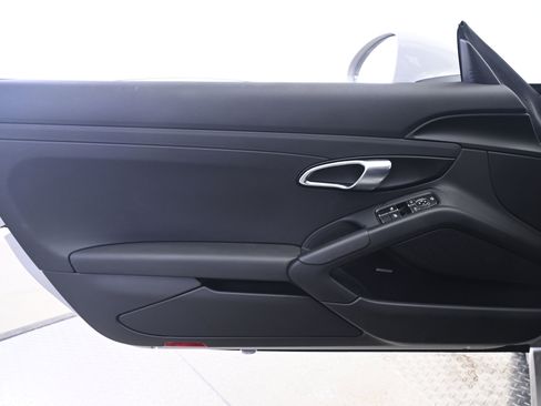Certified 2025 Porsche 718 Cayman RWD image 22