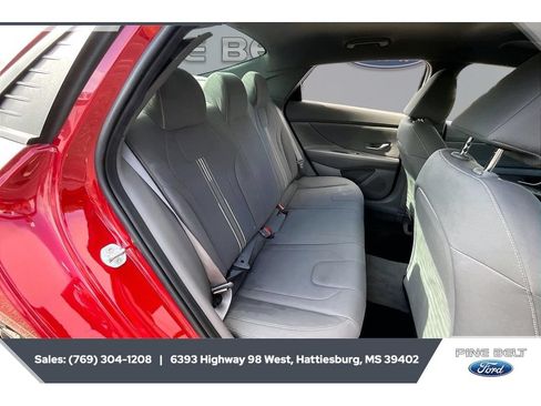 Used 2023 Hyundai Elantra SEL w/ Convenience Package FWD image 20
