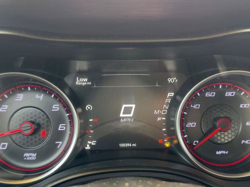 Used 2017 Dodge Charger SE RWD image 12