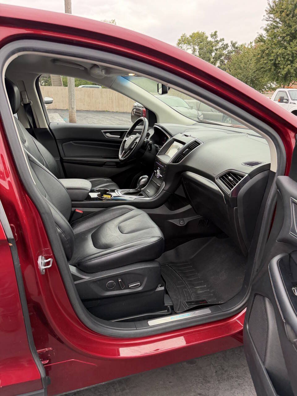 Used 2017 Ford Edge Titanium AWD/4WD image 19