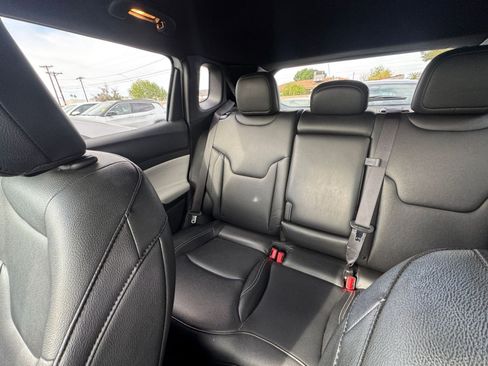 Used 2025 Jeep Compass Limited image 39