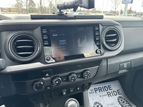 Used 2020 Toyota Tacoma TRD Off-Road image 17