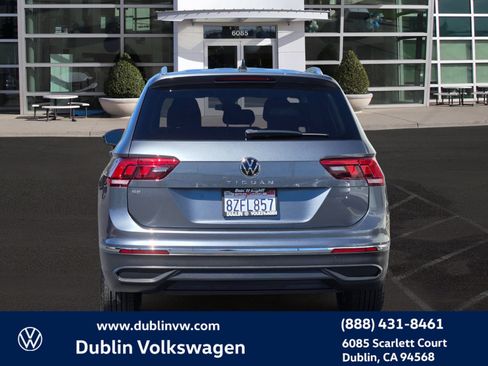 Certified 2022 Volkswagen Tiguan SE FWD image 5