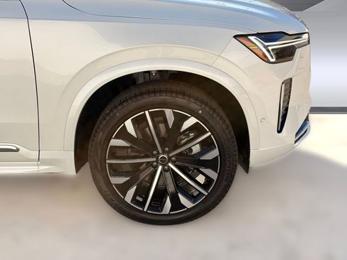 New 2026 Volvo XC90 B6 Ultra image 11