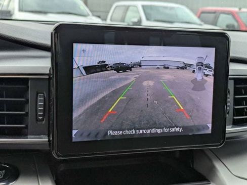 Used 2022 Ford Explorer XLT w/ Equipment Group 202A RWD image 21