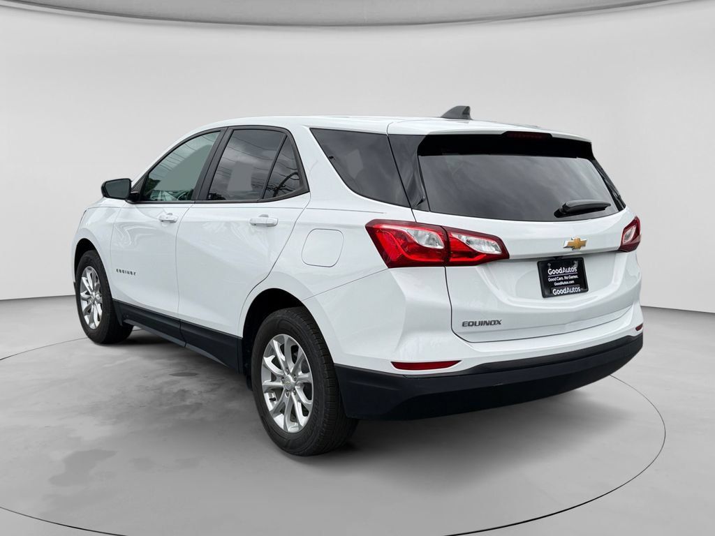 Used 2021 Chevrolet Equinox LS w/ LS Convenience Package FWD image 4