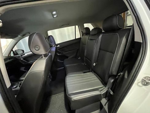 Used 2022 Volkswagen Tiguan SE AWD/4WD image 26