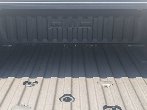 Used 2025 GMC Sierra 2500 AT4 w/ AT4 Premium Plus Package AWD/4WD image 10