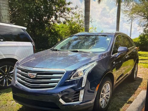 Used 2019 Cadillac XT5 Luxury FWD image 3