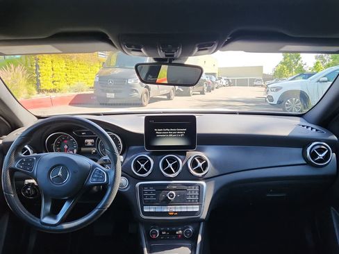 Certified 2019 Mercedes-Benz GLA 250 4MATIC image 7