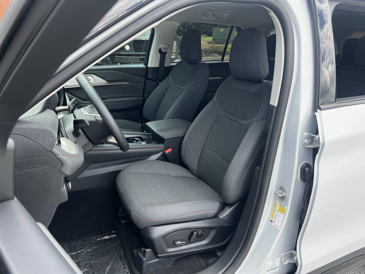 New 2026 Ford Explorer Active RWD image 14